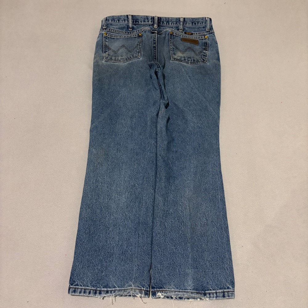Wrangler Mens Blue Denim Straight Leg Jeans 34x30 Medium Wash Distressed Western